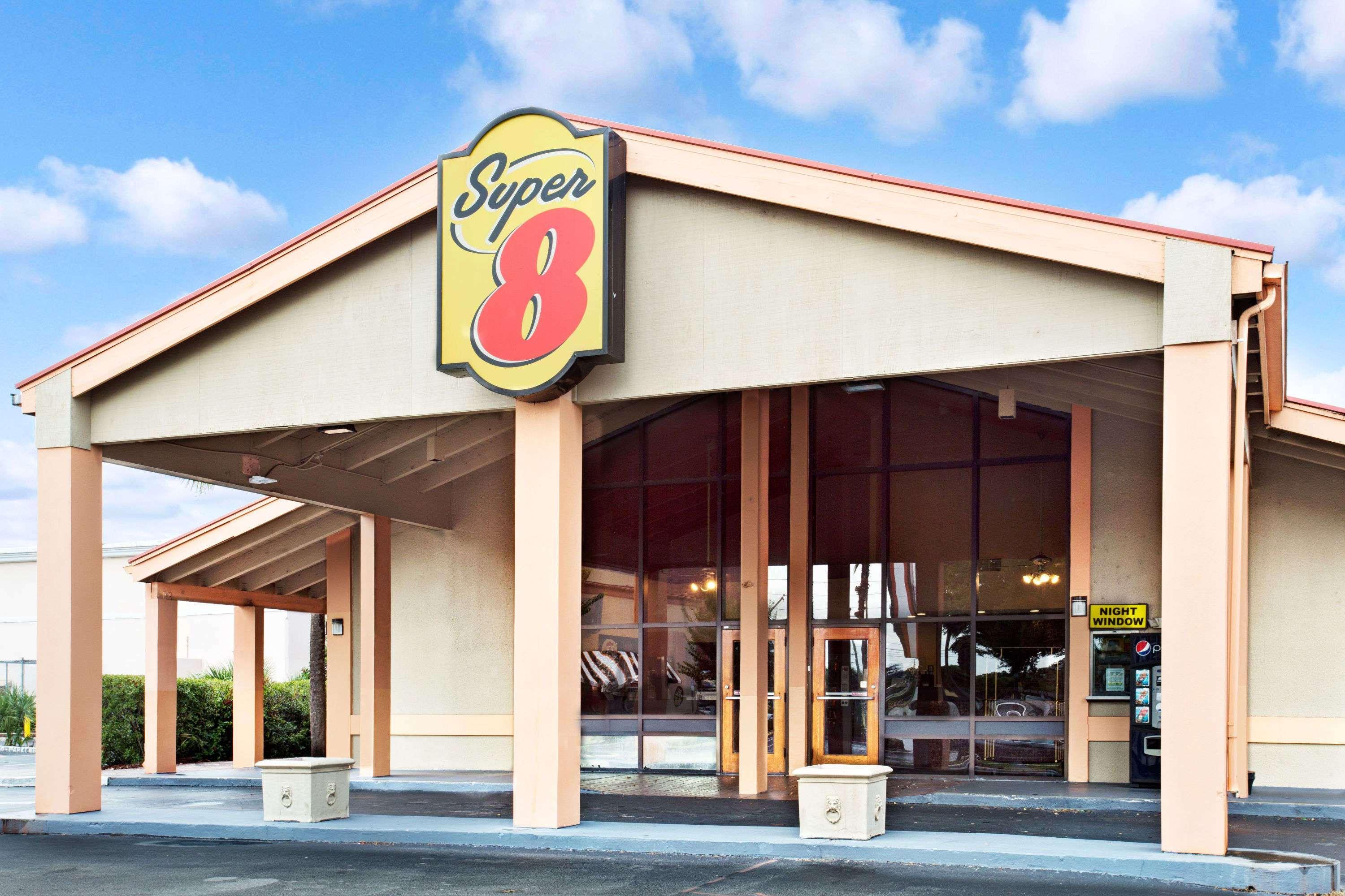 Готель Super 8 By Wyndham Kissimmee/Maingate/Orlando Area Селебрейшн Екстер'єр фото