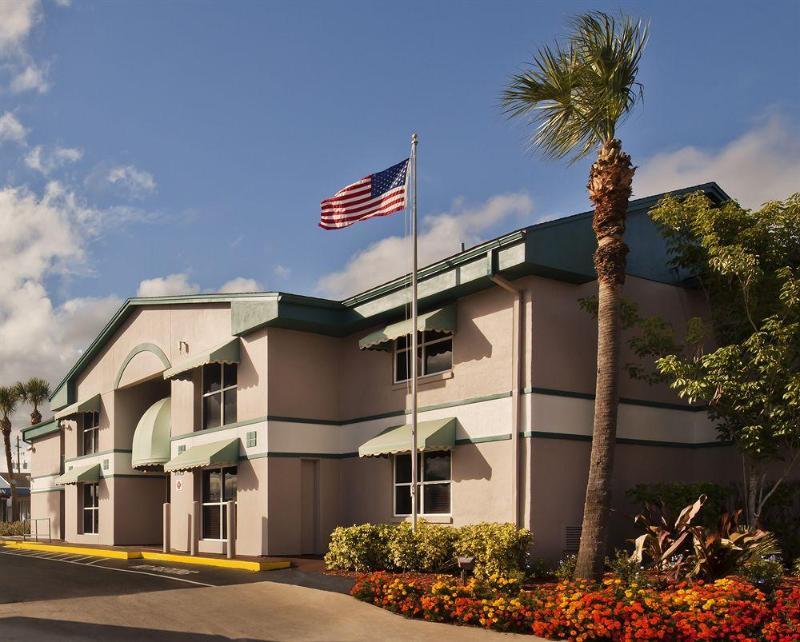 Готель Super 8 By Wyndham Kissimmee/Maingate/Orlando Area Селебрейшн Екстер'єр фото