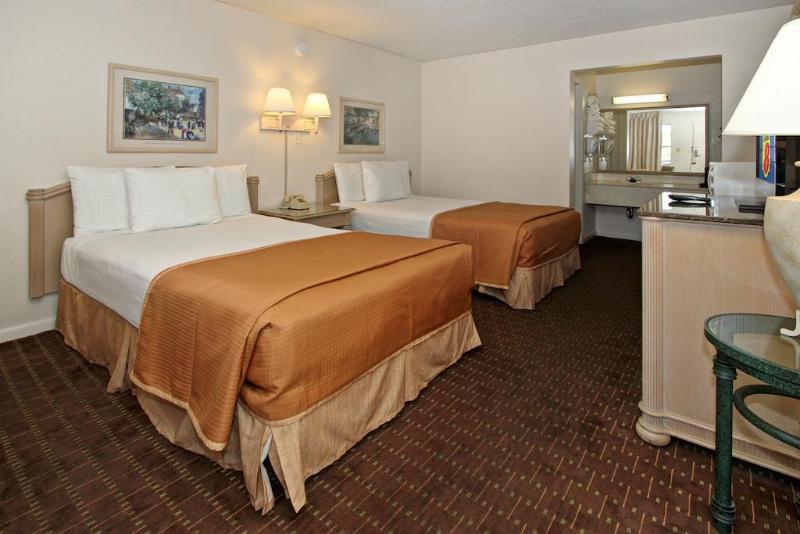 Готель Super 8 By Wyndham Kissimmee/Maingate/Orlando Area Селебрейшн Екстер'єр фото